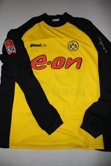 Sørensen 2001/02 home shirt